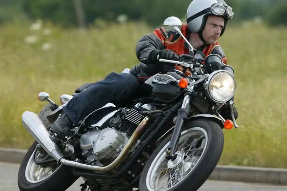 Triumph Bonneville Carb to Fuel Injection Conversion Benefits and Costs